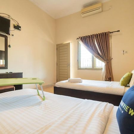 Urbanview Hotel Nugraha Palembang By Reddoorz Exteriör bild