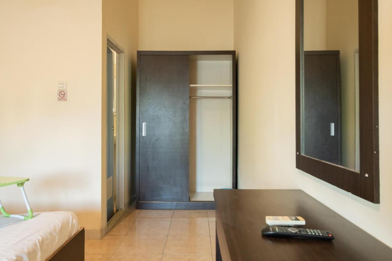 Urbanview Hotel Nugraha Palembang By Reddoorz Exteriör bild