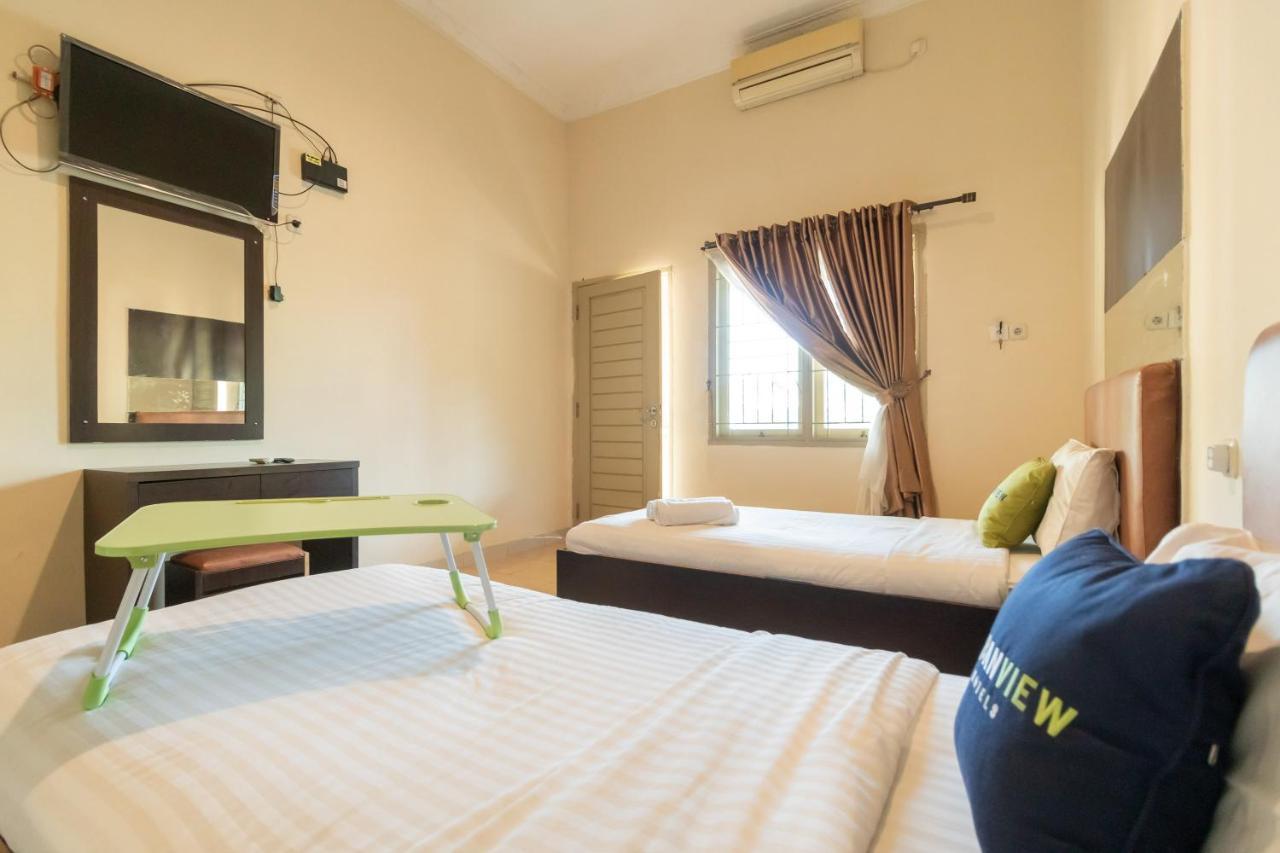 Urbanview Hotel Nugraha Palembang By Reddoorz Exteriör bild