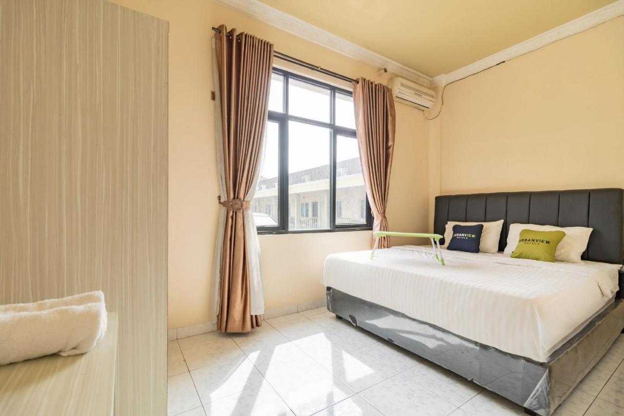 Urbanview Hotel Nugraha Palembang By Reddoorz Exteriör bild