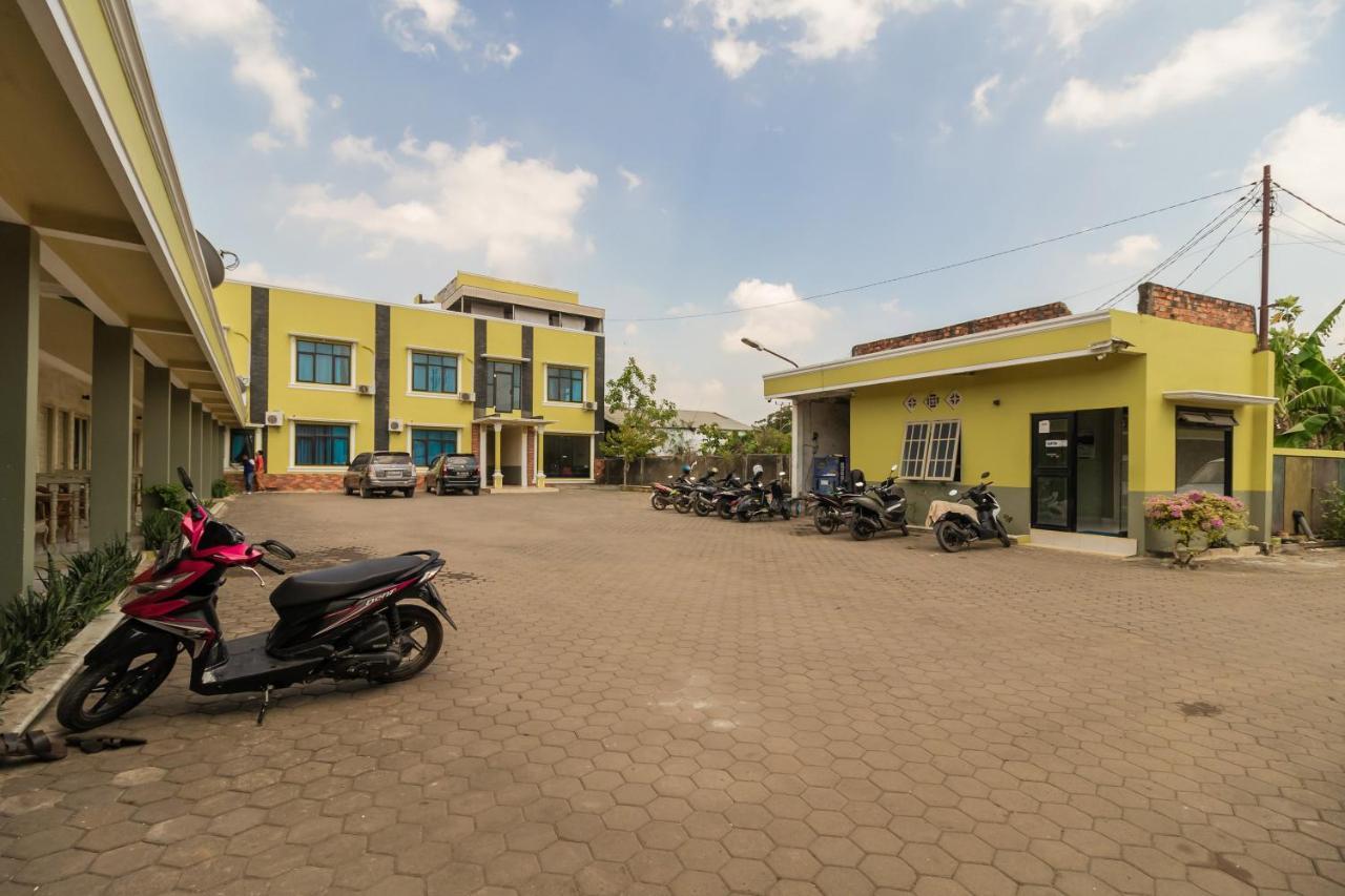 Urbanview Hotel Nugraha Palembang By Reddoorz Exteriör bild