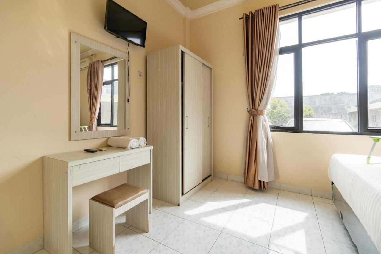 Urbanview Hotel Nugraha Palembang By Reddoorz Exteriör bild
